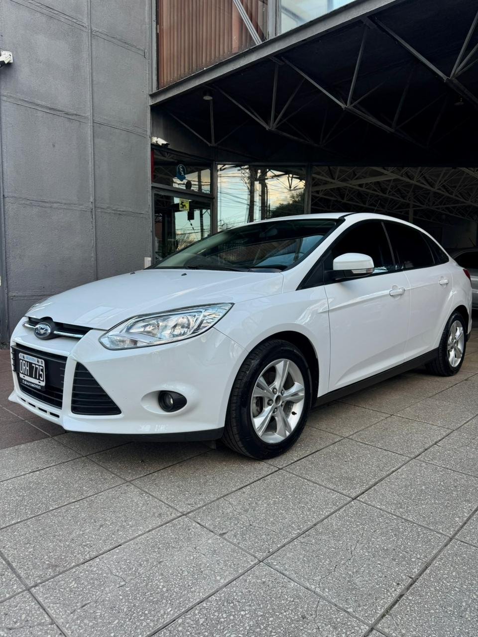 Ford Focus 1.6 S Sedan